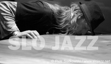 KARBIDO STOLIK The Table avant garde experimental electroacoustic Polish music group image slo jazz photo Piotr Siatkowski